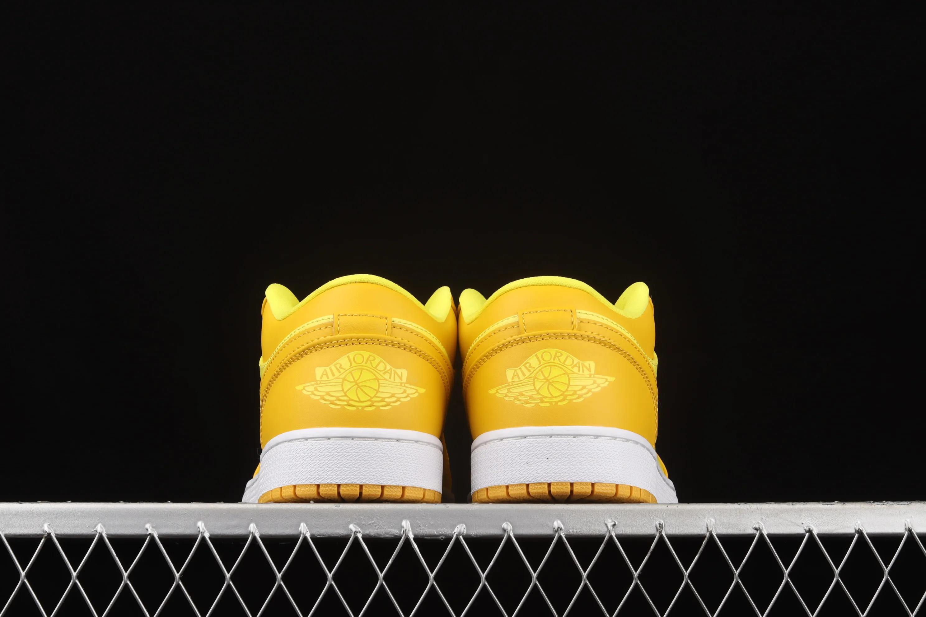 All categories Air Jordan Jordan series basketball shoes Air Jordan 1 Low Air Jordan 1 Low AJ1 Joe 1 lemon yellow low-top cultural and leisure sports sneakers DN6998-700